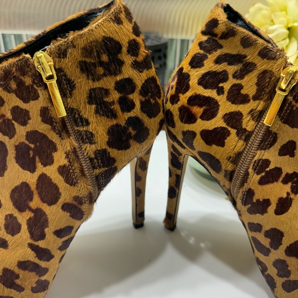 Victoria Secret women's leopard boots size 7 - Picture 6 of 11